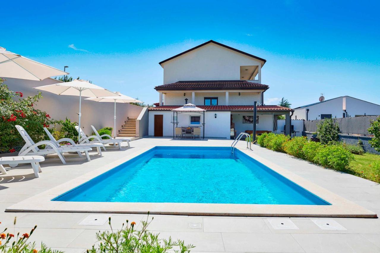 Holiday House Emma Burići Exteriér fotografie