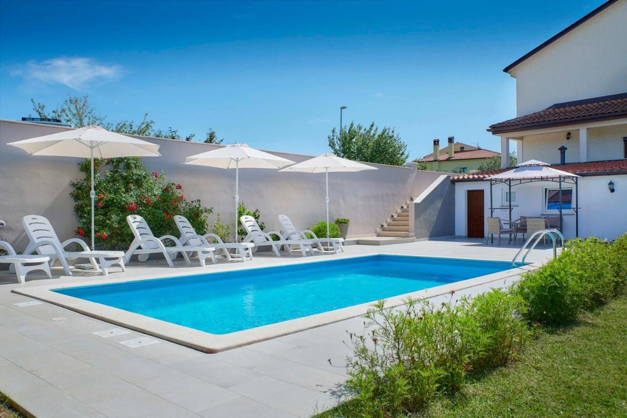 Holiday House Emma Burići Exteriér fotografie