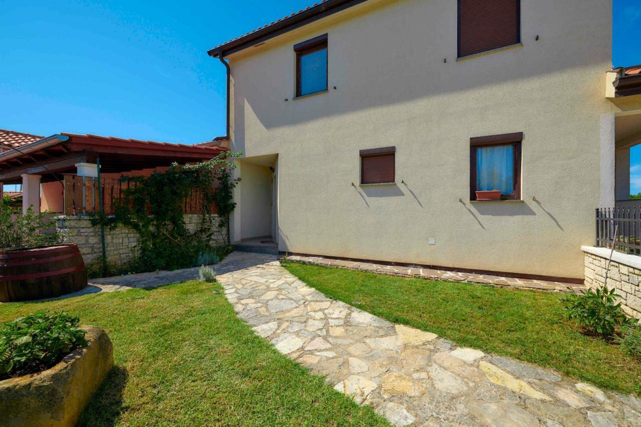 Holiday House Emma Burići Exteriér fotografie