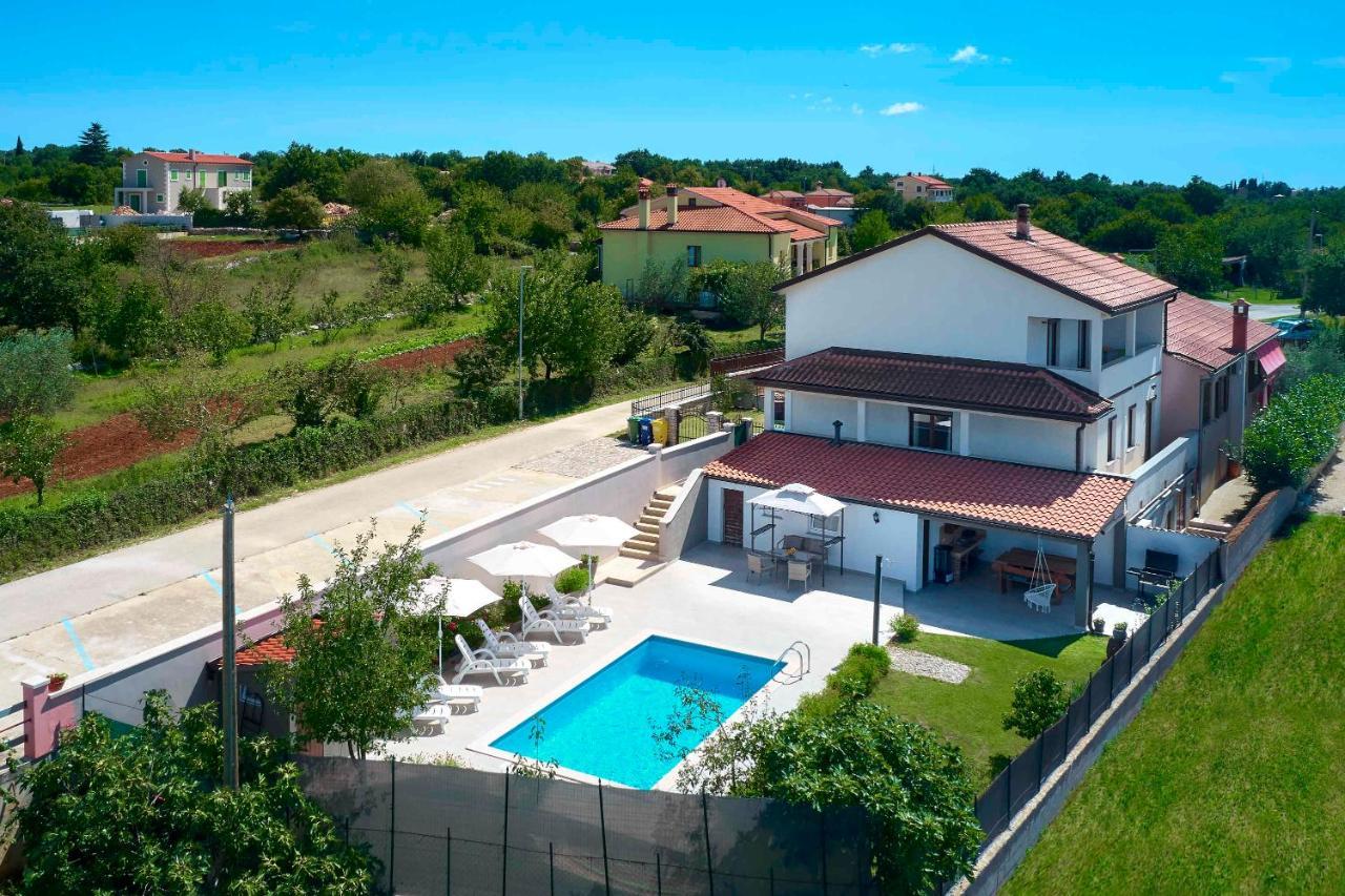 Holiday House Emma Burići Exteriér fotografie
