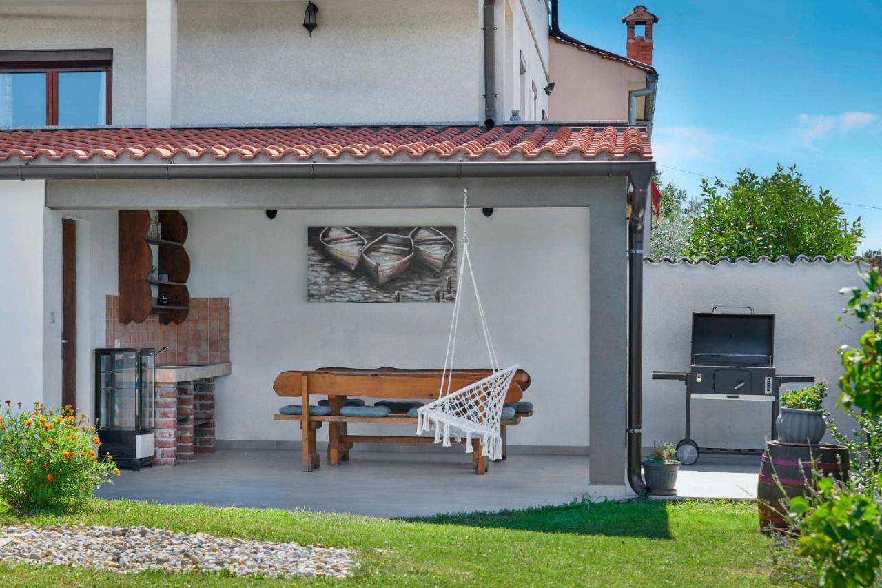 Holiday House Emma Burići Exteriér fotografie