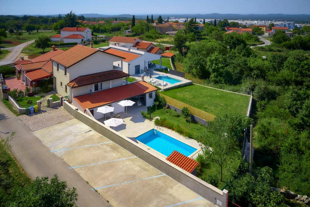 Holiday House Emma Burići Exteriér fotografie