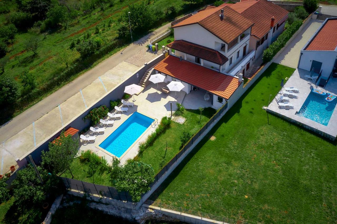 Holiday House Emma Burići Exteriér fotografie